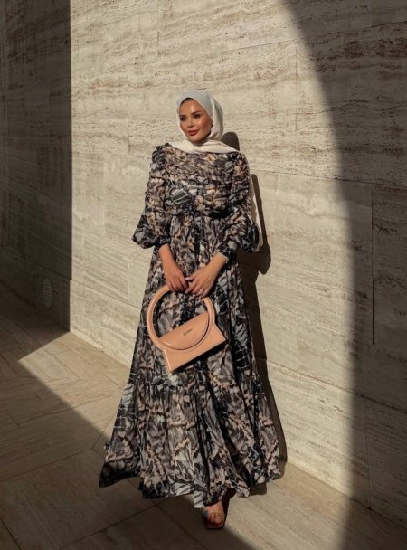 فستان إيريس أسود مبطن