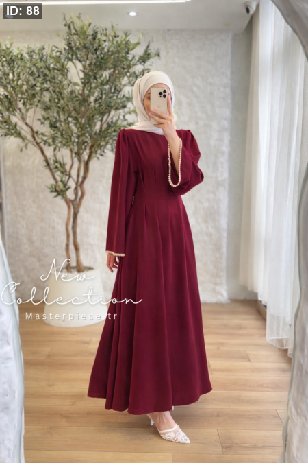 فستان صيفي  لؤلؤ على الأكمام