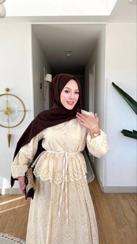 طقم دانتيل مبطن مع حزام