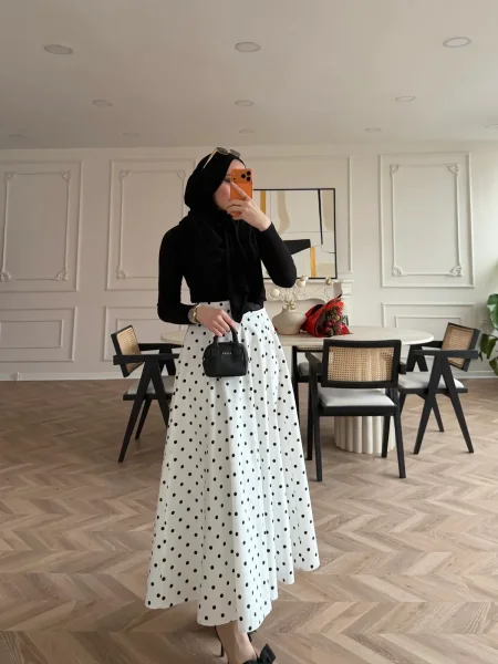 ابيض